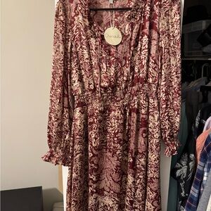 NWT Chenault burgundy/maroon & Cream Ruffled Tiered Cinched dress